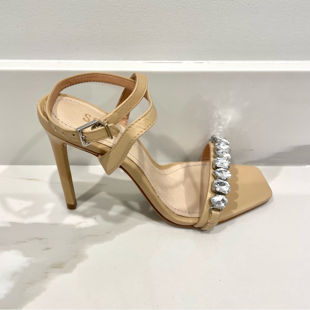 NEW Schultz Lylah Jewelled Heeled Sandals (size 5.5)